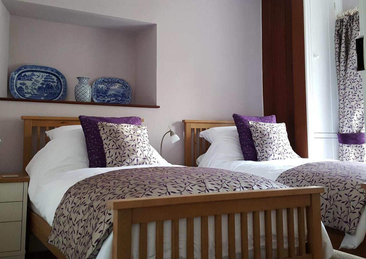Pontyclerc Farm House Bed And Breakfast Ammanford Exterior photo